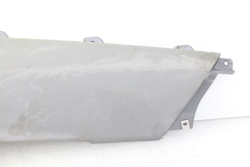photo de LEFT REAR LOWER BODY PANEL PIAGGIO X9 EVOLUTION 125 (2003 - 2007) - Zoom on usage condition