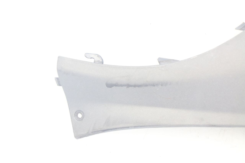 photo de LEFT REAR LOWER BODY PANEL PIAGGIO X9 EVOLUTION 500 (2003 - 2005) - Zoom on usage condition