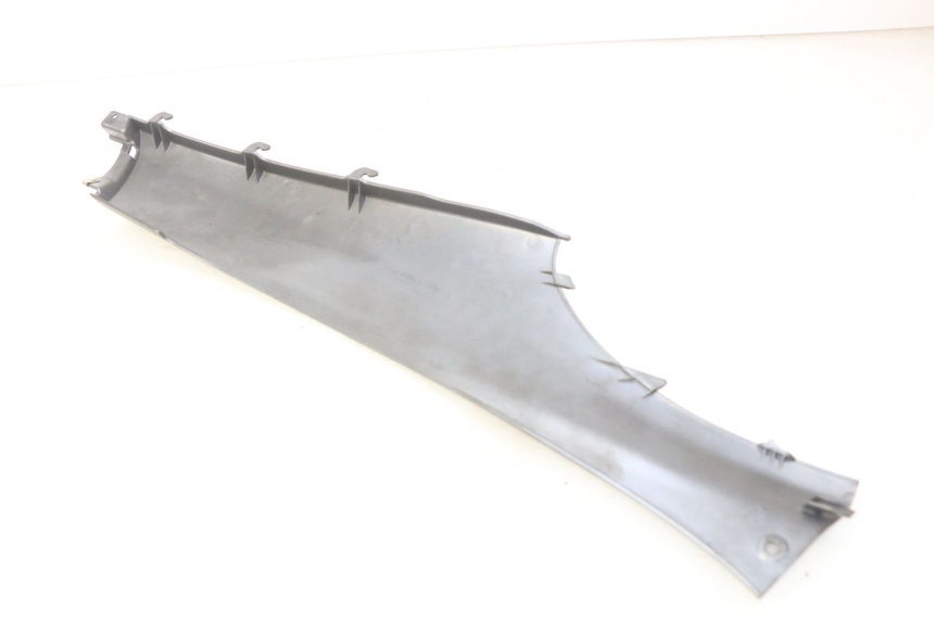 photo de LEFT REAR LOWER BODY PANEL PIAGGIO X9 EVOLUTION 125 (2003 - 2007) - Alternative perspective