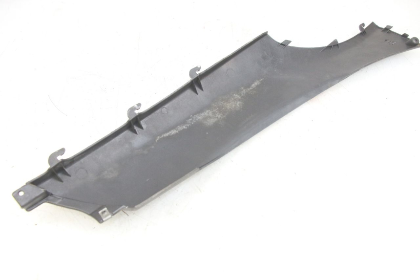 photo de LEFT REAR LOWER BODY PANEL PIAGGIO X9 125 (2000 - 2003) - Alternative perspective