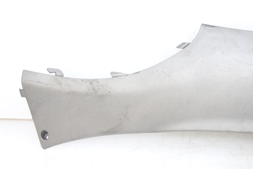 photo de LEFT REAR LOWER BODY PANEL PIAGGIO X9 125 (2000 - 2003) - Surface and material condition