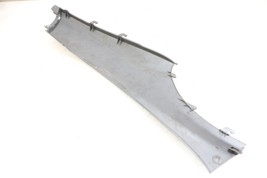 photo de LEFT REAR LOWER BODY PANEL PIAGGIO X9 125 (2000 - 2003) - Alternative perspective