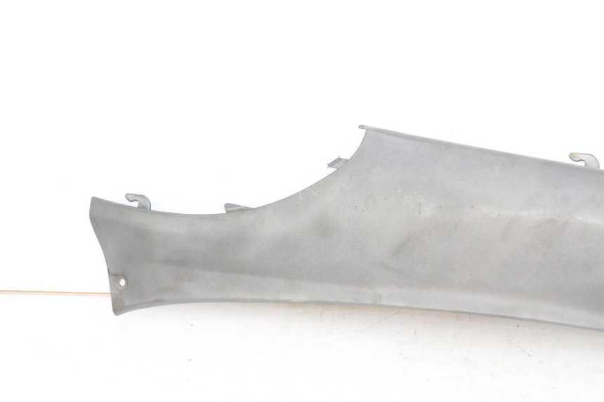 photo de LEFT REAR LOWER BODY PANEL PIAGGIO X9 125 (2000 - 2003) - Technical close-up