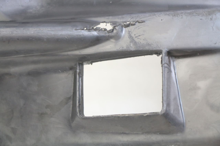 photo de LOWER BODY SHELL MBK BOOSTER SPIRIT 50 (1999 - 2003) - Fixing points details