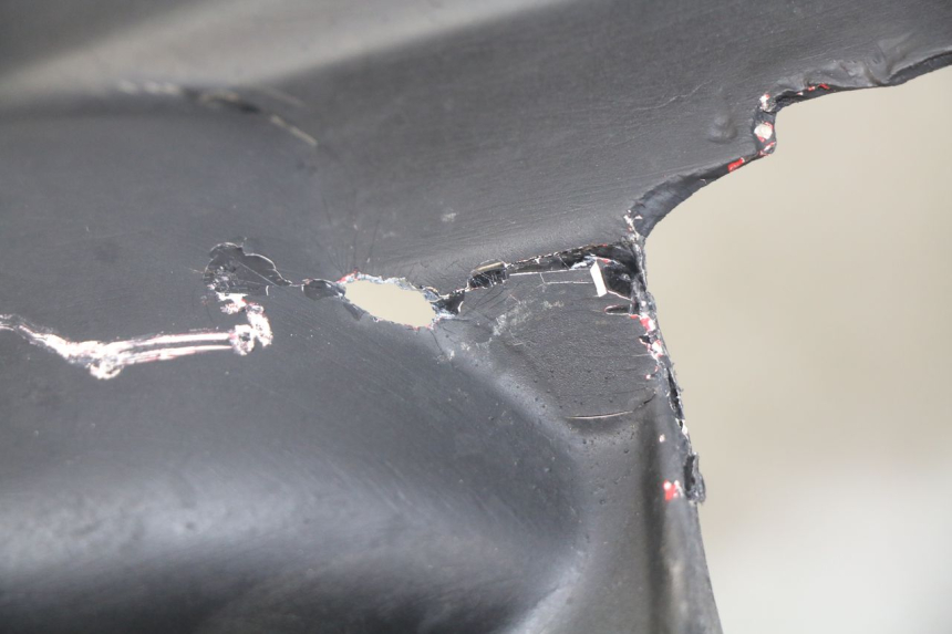 photo de LOWER PART OF THE BODY MBK BOOSTER SPIRIT 50 (2004 - 2017) - Surface and material condition