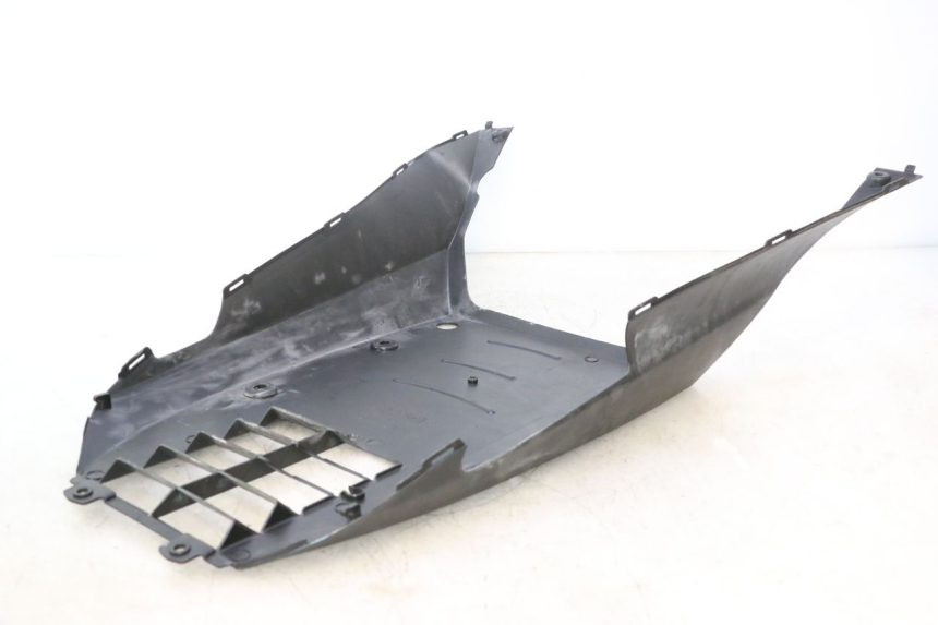 photo de LOWER BODY SHELL SUZUKI BURGMAN 125 (2007 - 2014) - Technical close-up