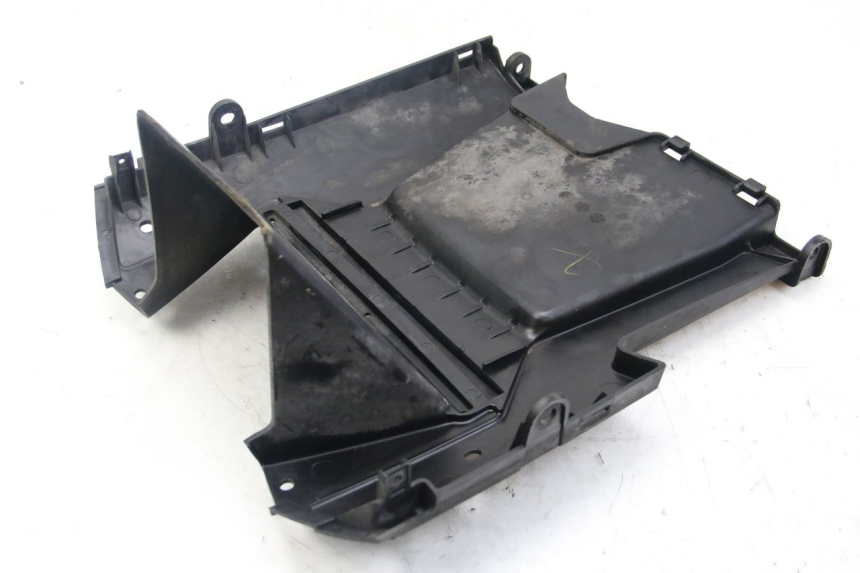 photo de LOWER BODY SHELL KYMCO DINK STREET 125 (2009 - 2014) - Fixing points details