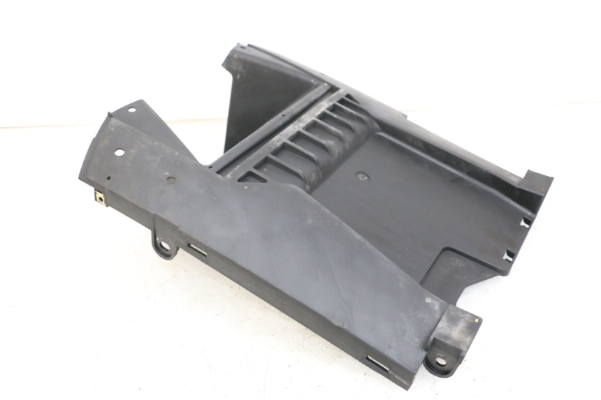 photo de LOWER BODY SHELL KYMCO DINK STREET 125 (2009 - 2014) - Technical close-up