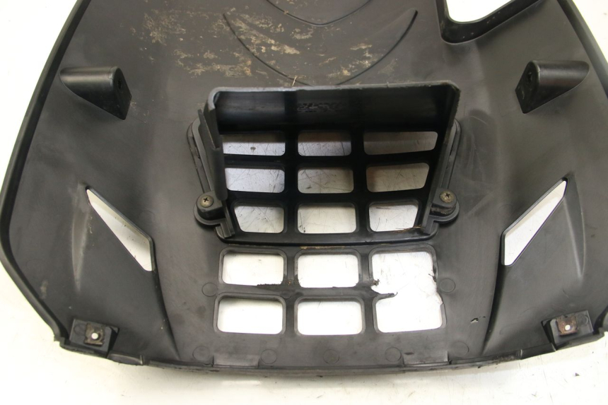 photo de LOWER FAIRING KYMCO DOWNTOWN ABS 125 (2015 - 2017) - Surface and material condition