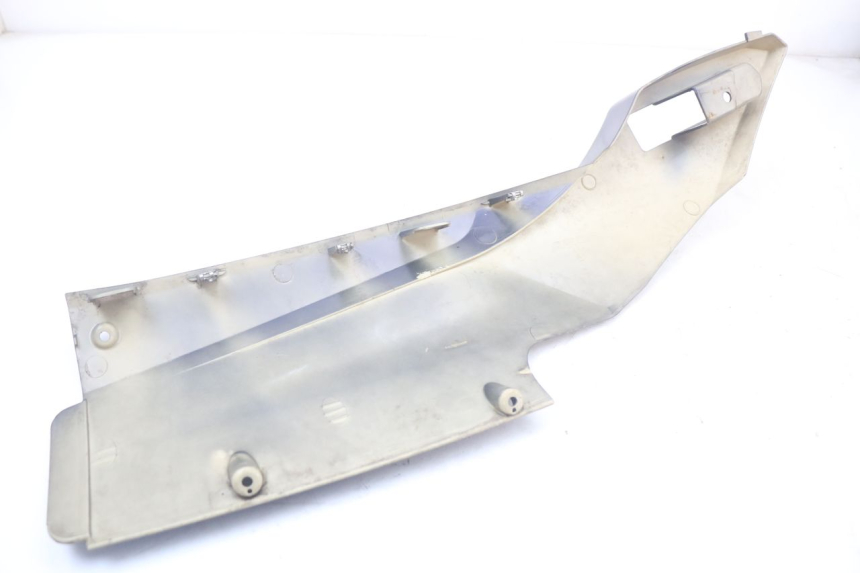 photo de RIGHT LOWER SIDE PANEL QUADRO 3D S 350 (2013 - 2018) - Fixing points details