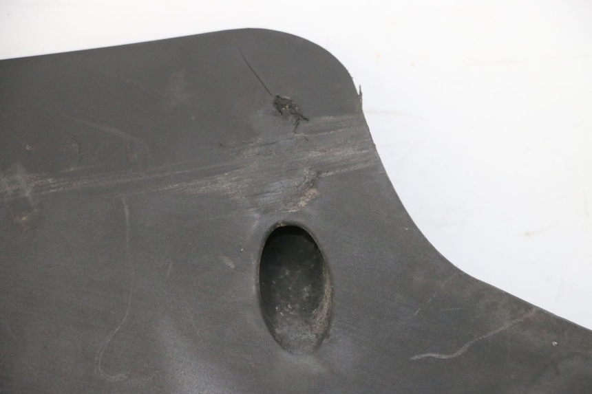 photo de RIGHT BELLY PANEL QUADRO 4 4D 350 (2015 - 2018) - Fixing points details