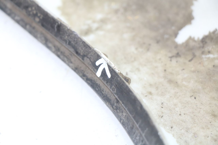 photo de RIGHT LOWER SIDE PANEL JONWAY AZTRAL 125 (2008 - 2017) - Zoom on usage condition