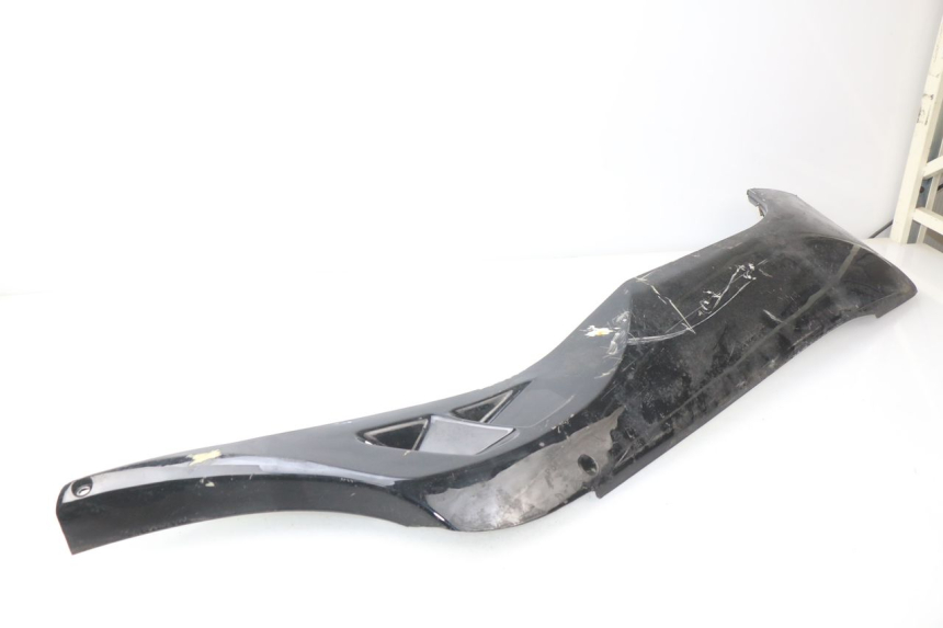 photo de RIGHT LOWER SIDE PANEL JONWAY AZTRAL 125 (2008 - 2017) - Alternative perspective