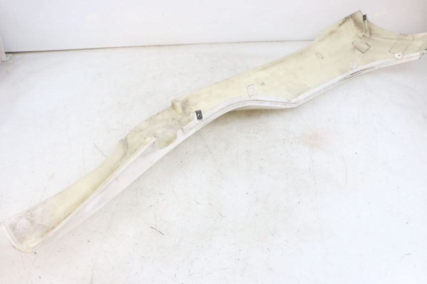 photo de RIGHT LOWER SIDE PANEL JONWAY AZTRAL 125 (2008 - 2017) - Component detail