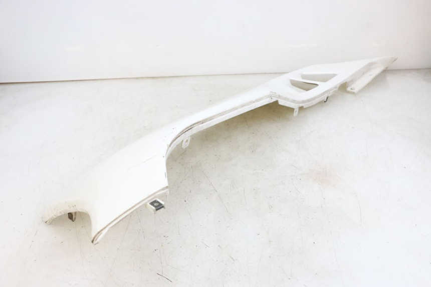 photo de RIGHT LOWER SIDE PANEL JONWAY AZTRAL 125 (2008 - 2017) - Fixing points details