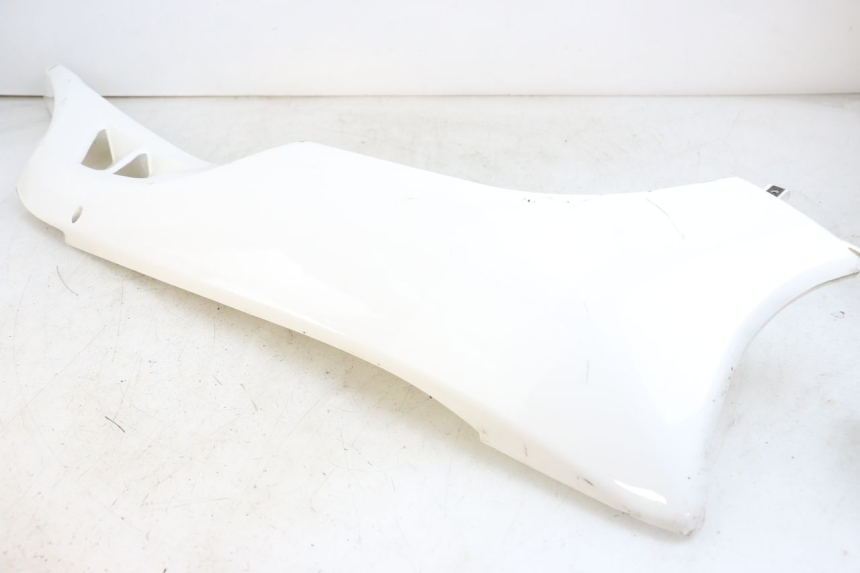 photo de RIGHT LOWER SIDE PANEL JONWAY AZTRAL 125 (2008 - 2017) - Surface and material condition