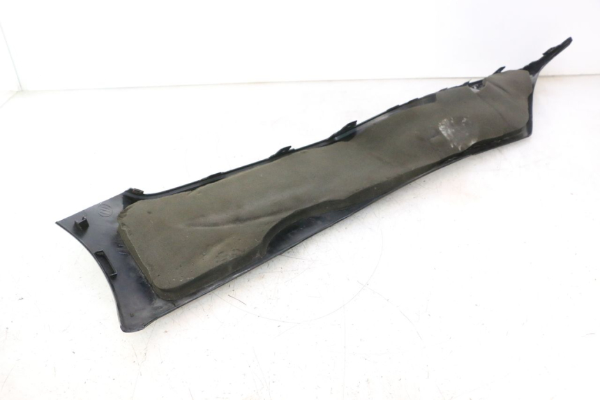 photo de RIGHT BELLY PANEL SUZUKI BURGMAN EXECUTIVE ABS 650 (2006 - 2012) - High-resolution close-up