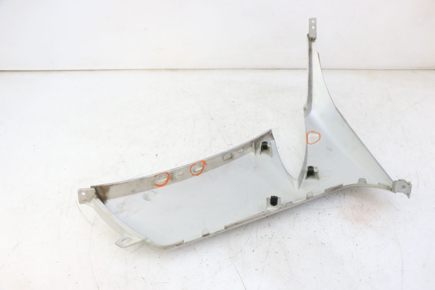 photo de RIGHT LOWER SIDE PANEL PEUGEOT CITYSTAR 50 (2013 - 2017) - Technical close-up