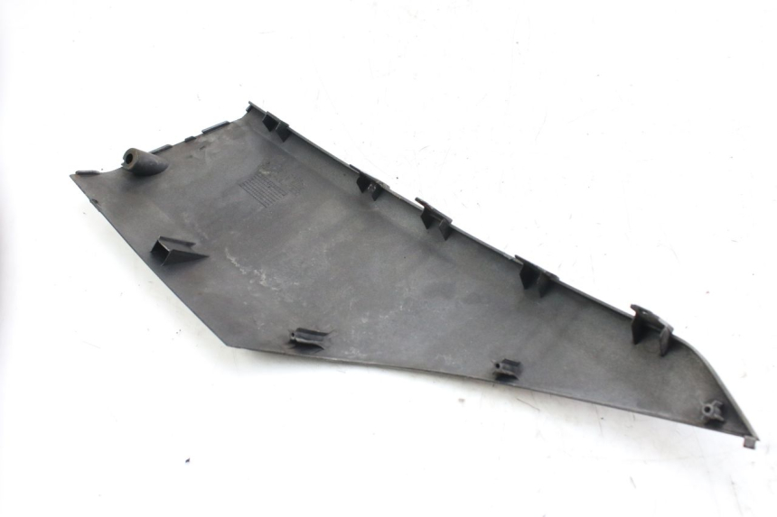 photo de RIGHT LOWER SIDE PANEL HONDA FES S-WING SWING ABS 125 (2007 - 2015) - Component detail