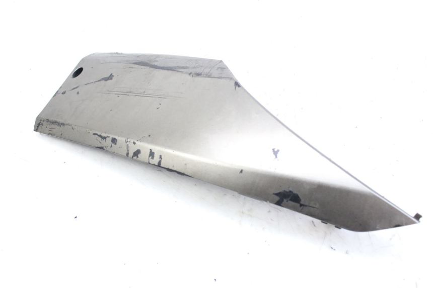 photo de RIGHT LOWER SIDE PANEL HONDA FES S-WING SWING ABS 125 (2007 - 2015) - Fixing points details