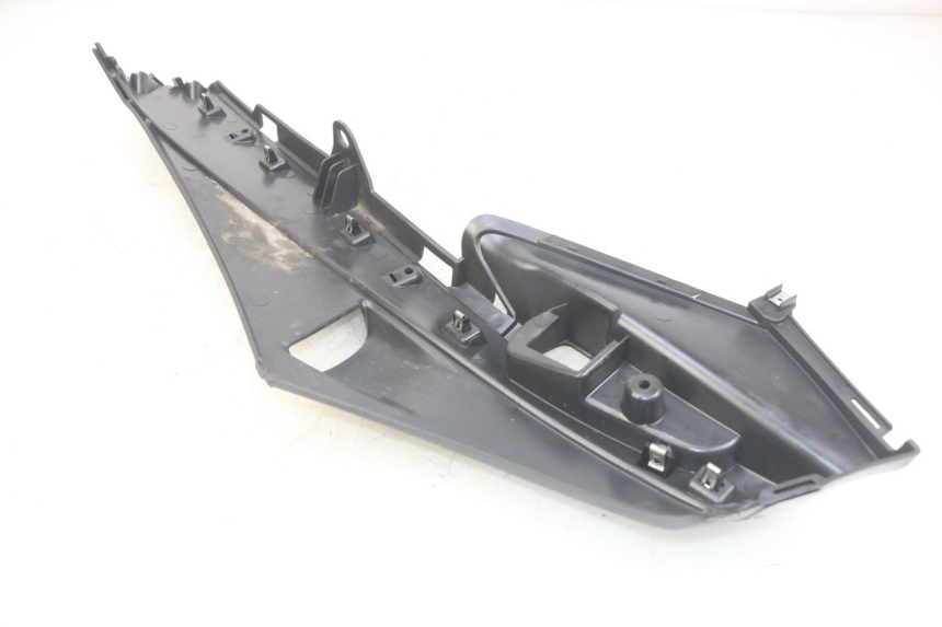photo de RIGHT LOWER SIDE PANEL PIAGGIO FLY 4T 50 (2013 - 2017) - Product overview