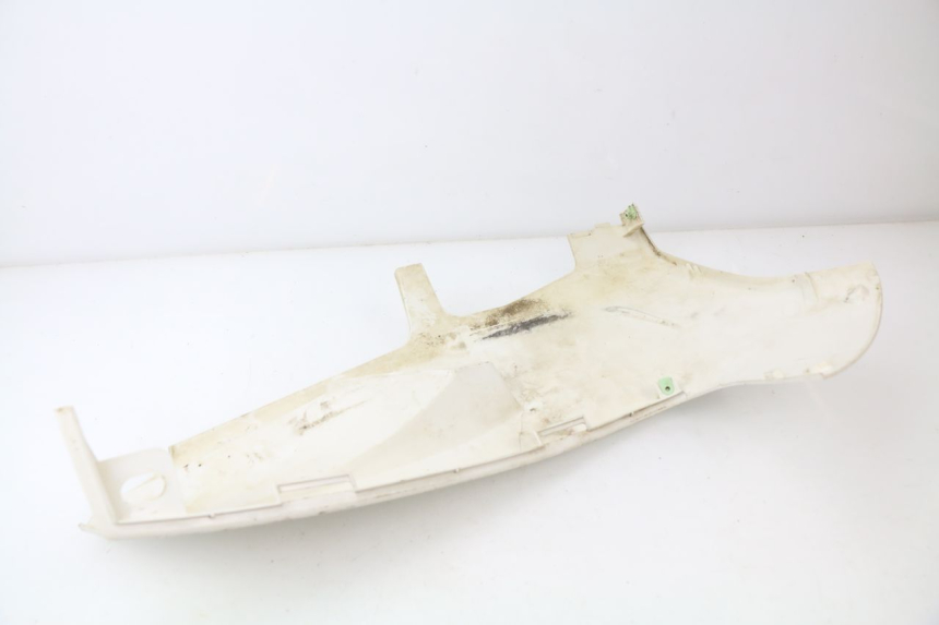 photo de RIGHT BELLY PANEL PEUGEOT JET FORCE CARBU 50 (2003 - 2016) - Zoom on usage condition