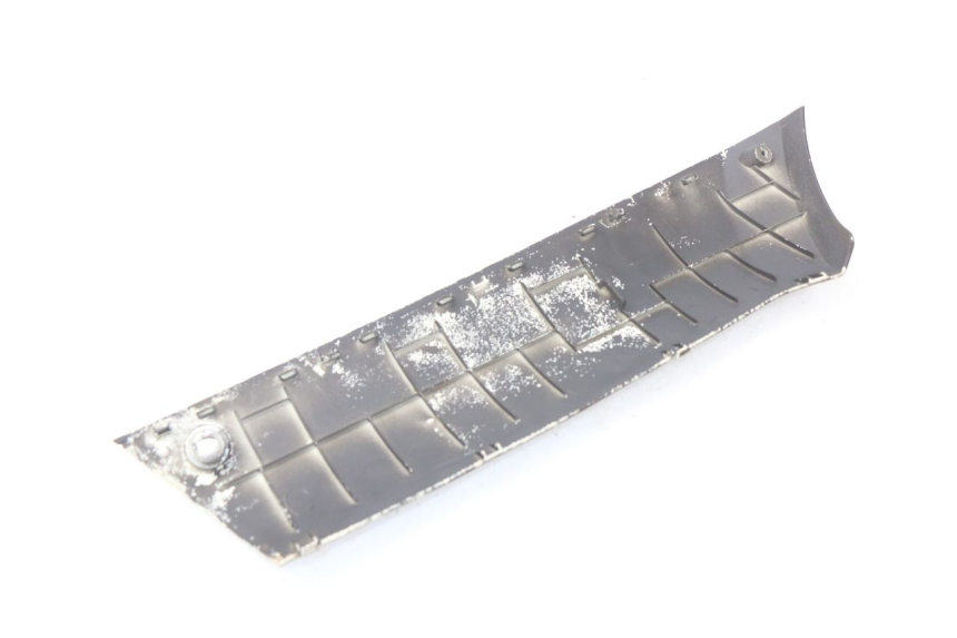 photo de RIGHT LOWER SIDE PANEL PEUGEOT KISBEE 2T 50 (2010 - 2017) - Fixing points details