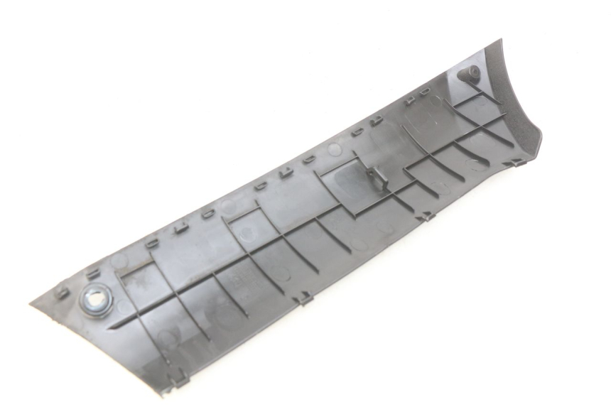 photo de RIGHT LOWER SIDE PANEL PEUGEOT KISBEE 2T 50 (2010 - 2017) - Zoom on usage condition