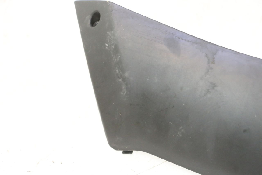 photo de RIGHT BELLY PANEL PEUGEOT KISBEE 4T 50 (2023 - 2026) - Fixing points details