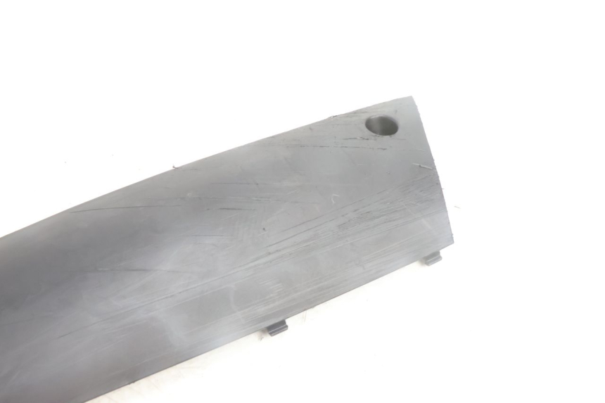 photo de RIGHT LOWER SIDE PANEL PEUGEOT KISBEE 4T 50 (2010 - 2017) - Zoom on usage condition