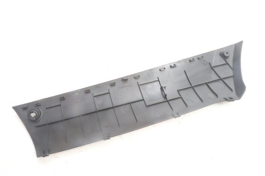 photo de RIGHT LOWER SIDE PANEL PEUGEOT KISBEE 4T 50 (2010 - 2017) - Fixing points details