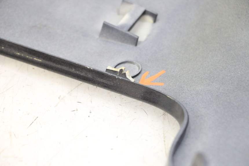 photo de RIGHT BELLY PANEL KYMCO XCITING 500 (2007 - 2010) - Zoom on usage condition