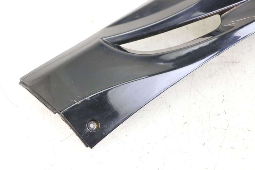 photo de RIGHT BELLY PANEL LONGJIA SHARPY 125 (2020 - 2024) - Fixing points details