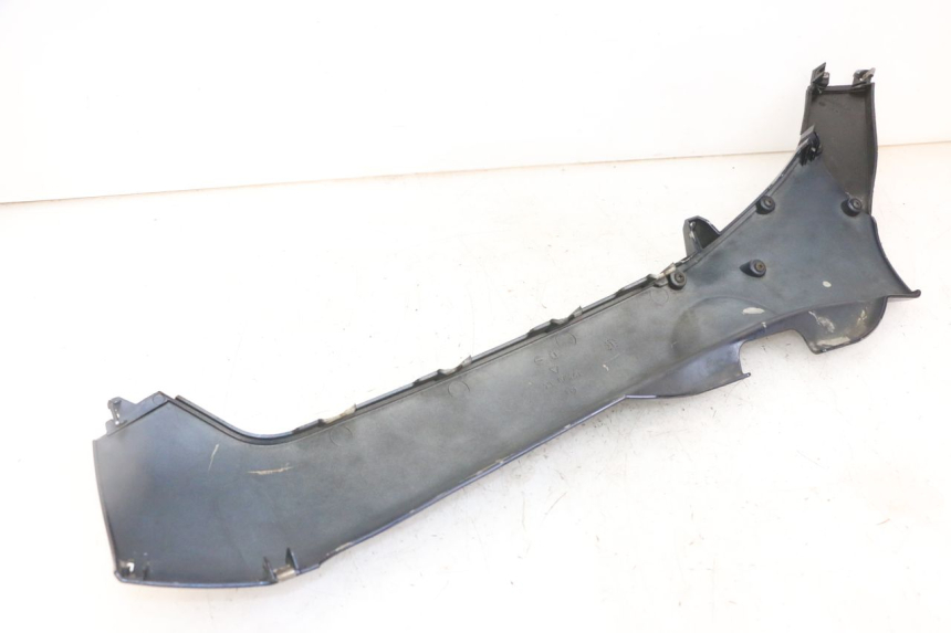 photo de RIGHT BELLY PANEL PIAGGIO MP3 LT 300 (2010 - 2016) - Technical close-up
