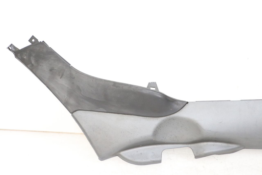 photo de RIGHT LOWER SIDE PANEL PIAGGIO MP3 500 (2011 - 2015) - Fixing points details