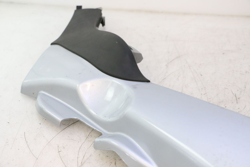 photo de RIGHT LOWER SIDE PANEL PIAGGIO MP3 125 (2006 - 2014) - Component detail