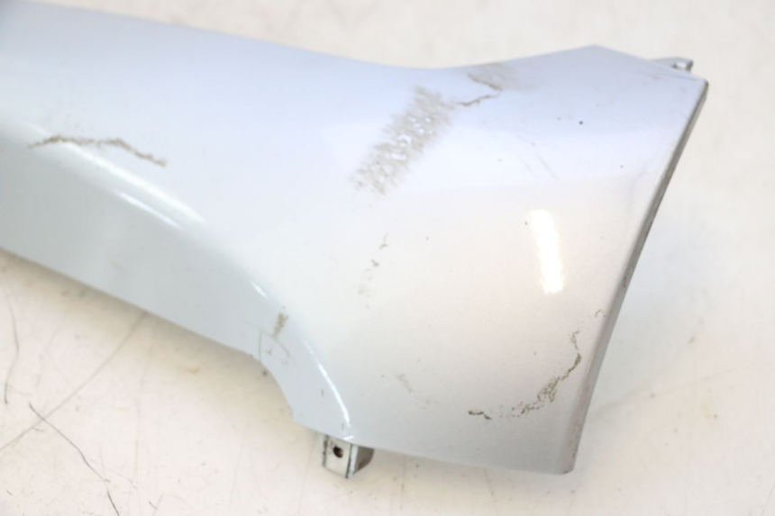 photo de RIGHT LOWER SIDE PANEL PIAGGIO MP3 125 (2006 - 2014) - Alternative perspective