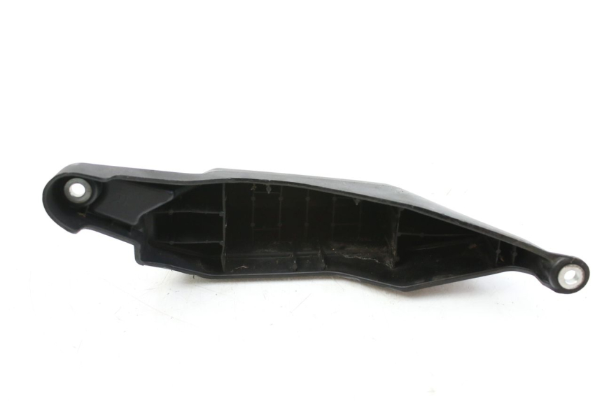 photo de RIGHT LOWER SIDE PANEL YAMAHA MT-07 MT07 700 (2018 - 2020) - Technical close-up