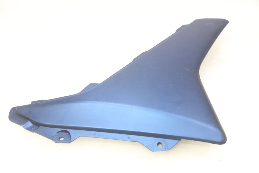 photo de RIGHT LOWER SIDE PANEL YAMAHA N-MAX NMAX 125 (2017 - 2020) - Alternative perspective