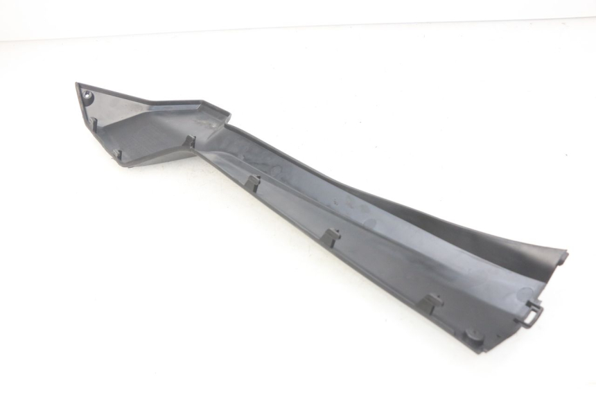 photo de RIGHT LOWER SIDE PANEL SYM ORBIT III 3 4T 50 (2018 - 2021) - Zoom on usage condition