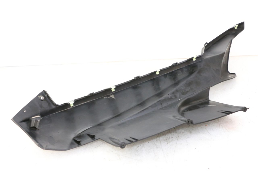 photo de RIGHT BELLY PANEL PEUGEOT SATELIS COMPRESSOR K15 125 (2006 - 2009) - Component detail