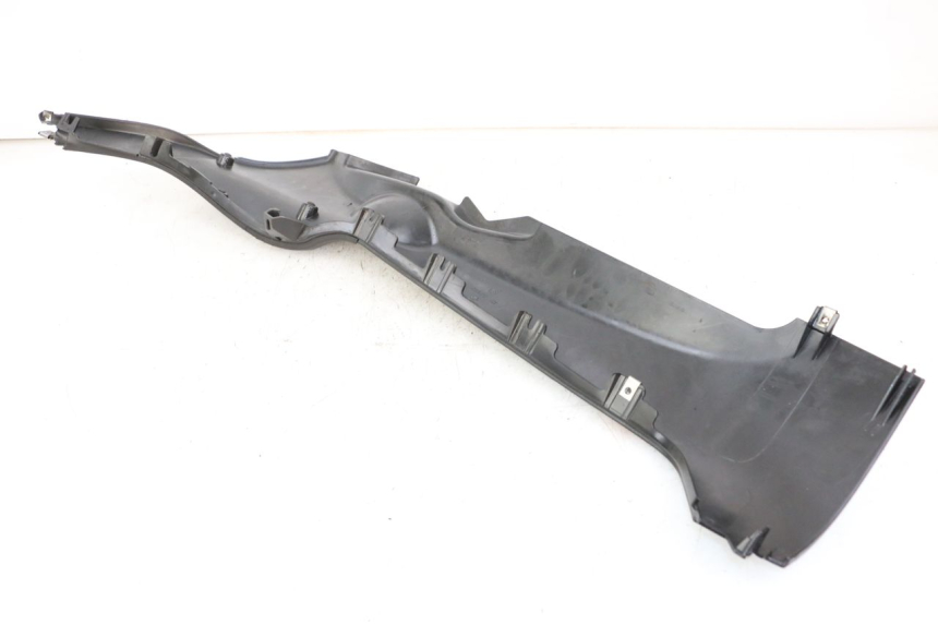 photo de RIGHT LOWER SIDE PANEL PIAGGIO MP3 LT 400 (2007 - 2012) - Alternative perspective