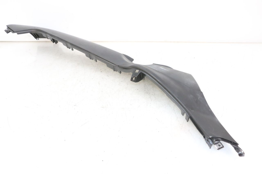 photo de RIGHT LOWER SIDE PANEL PIAGGIO MP3 LT 400 (2007 - 2012) - Product overview