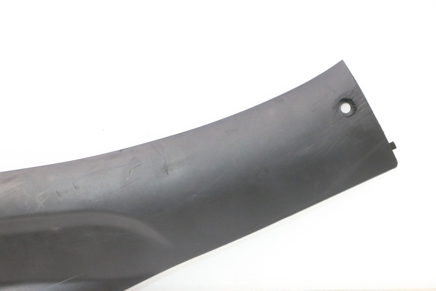 photo de RIGHT LOWER SIDE PANEL TNT MOTOR ROMA 10' 2T 50 (2011 - 2018) - Distinctive features