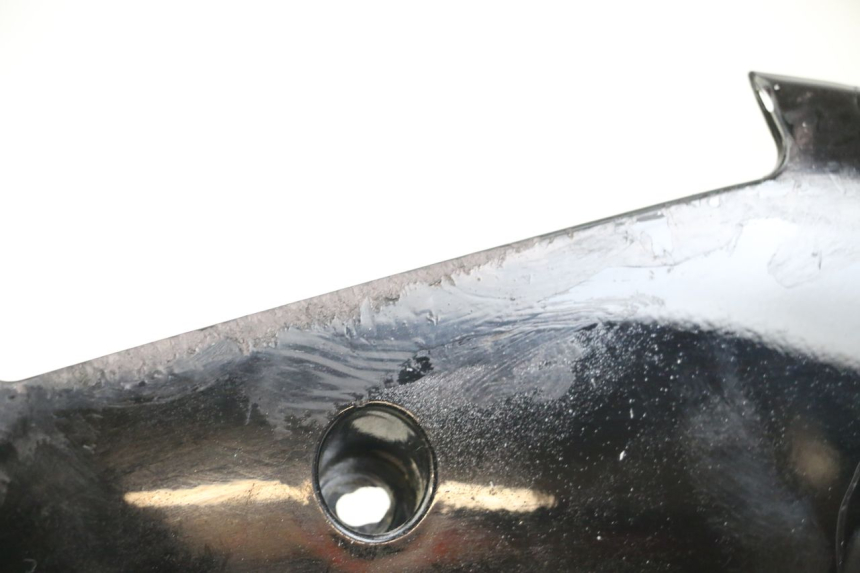 photo de RIGHT LOWER SIDE PANEL DAELIM S3 125 (2010 - 2017) - Zoom on usage condition