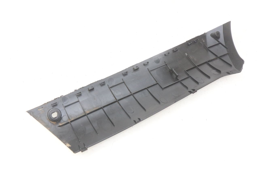 photo de RIGHT LOWER SIDE PANEL PEUGEOT STREETZONE 4T 50 (2018 - 2023) - Component detail