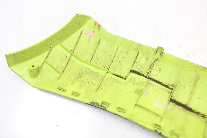 photo de RIGHT BELLY PANEL PEUGEOT STREETZONE I 2T 50 (2018 - 2020) - Surface and material condition