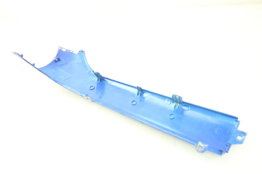 photo de RIGHT BELLY PANEL PEUGEOT SV 50 (1992 - 2004) - Fixing points details