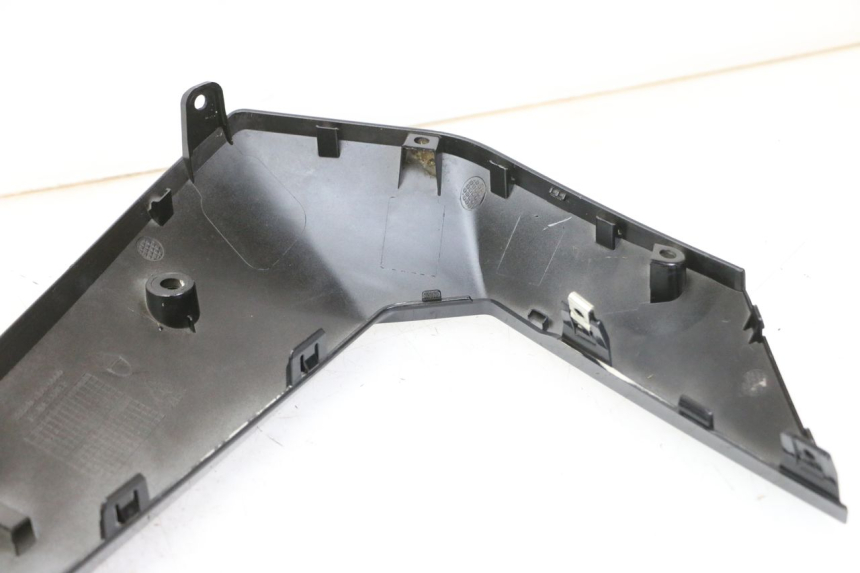 photo de RIGHT BELLY PANEL PEUGEOT TWEET 4T 50 (2023 - 2025) - Zoom on usage condition