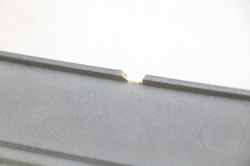 photo de RIGHT LOWER SIDE PANEL PEUGEOT V-CLIC VCLIC 50 (2007 - 2013) - Surface and material condition